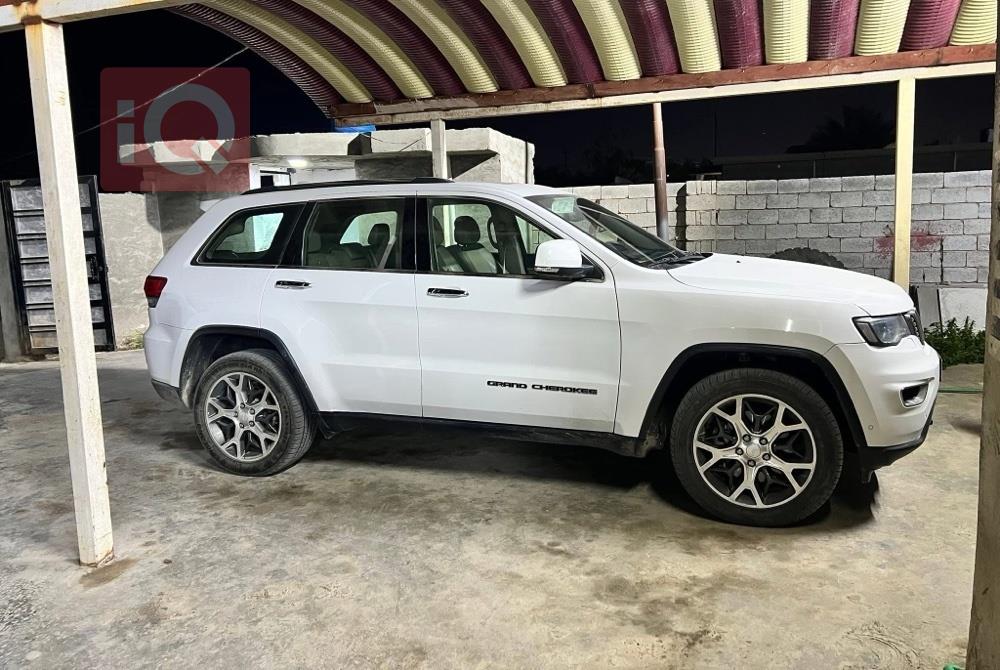 جيب جراند شيروكي